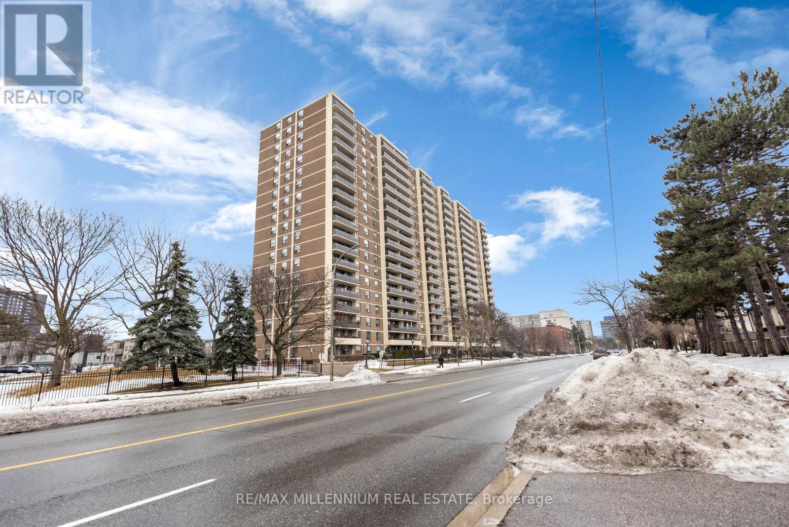 1108 - 511 The West Mall Drive W, Toronto, Ontario  M9C 1G5 - Photo 4 - W12817270