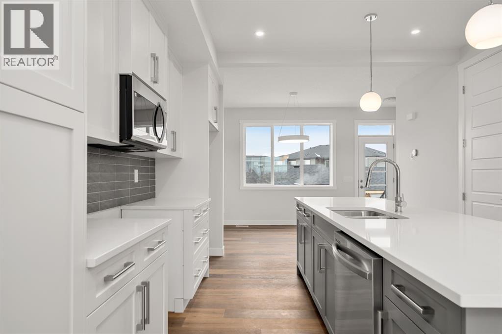 17 Sora Gate Se, Calgary, Alberta  T3S 0M6 - Photo 4 - A2282949