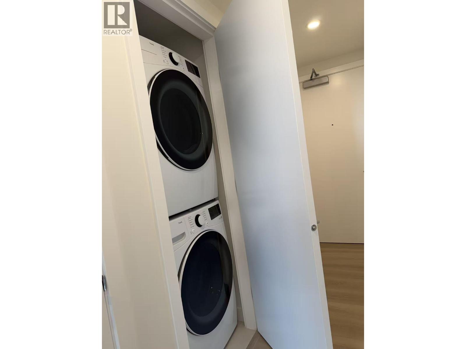 2304-2b2b1den 6087 Wilson Ave Avenue, Burnaby, British Columbia  V5H 0M1 - Photo 11 - R3092957