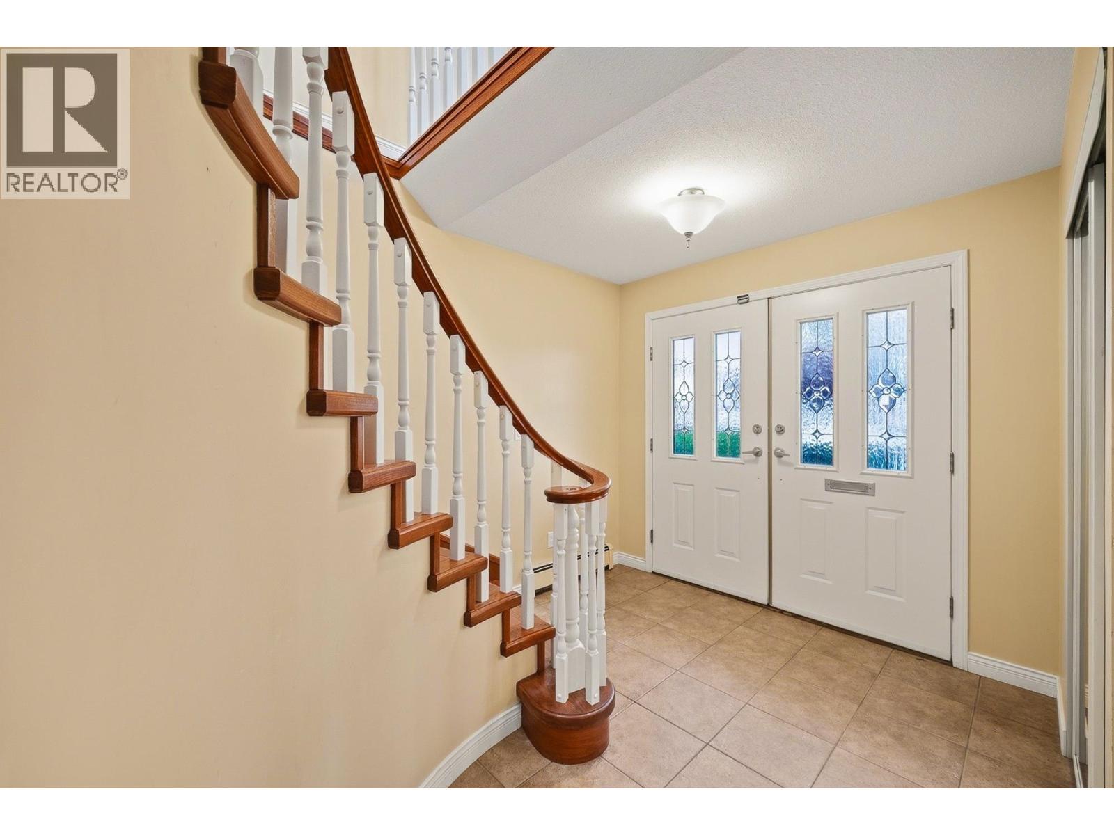 4338 Pandora Street, Burnaby, British Columbia  V5C 2B7 - Photo 4 - R3093096