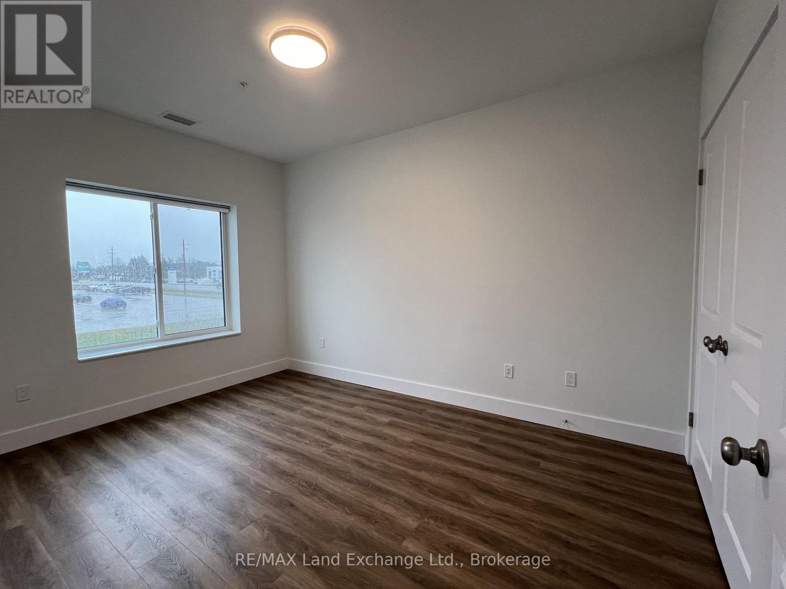 206 - 620 Philip Street, Kincardine, Ontario  N2Z 0H6 - Photo 13 - X12817312