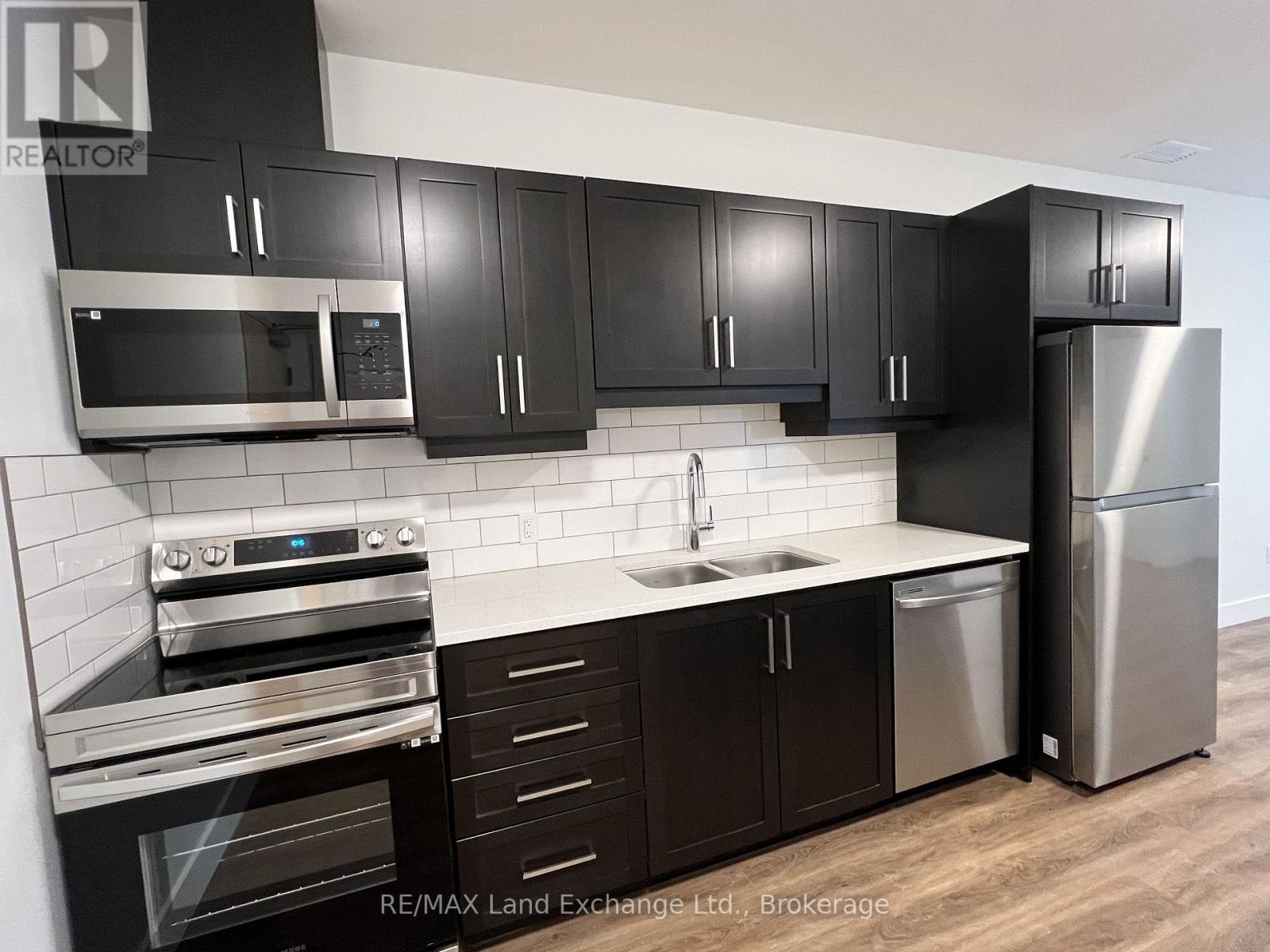 206 - 620 Philip Street, Kincardine, Ontario  N2Z 0H6 - Photo 8 - X12817312