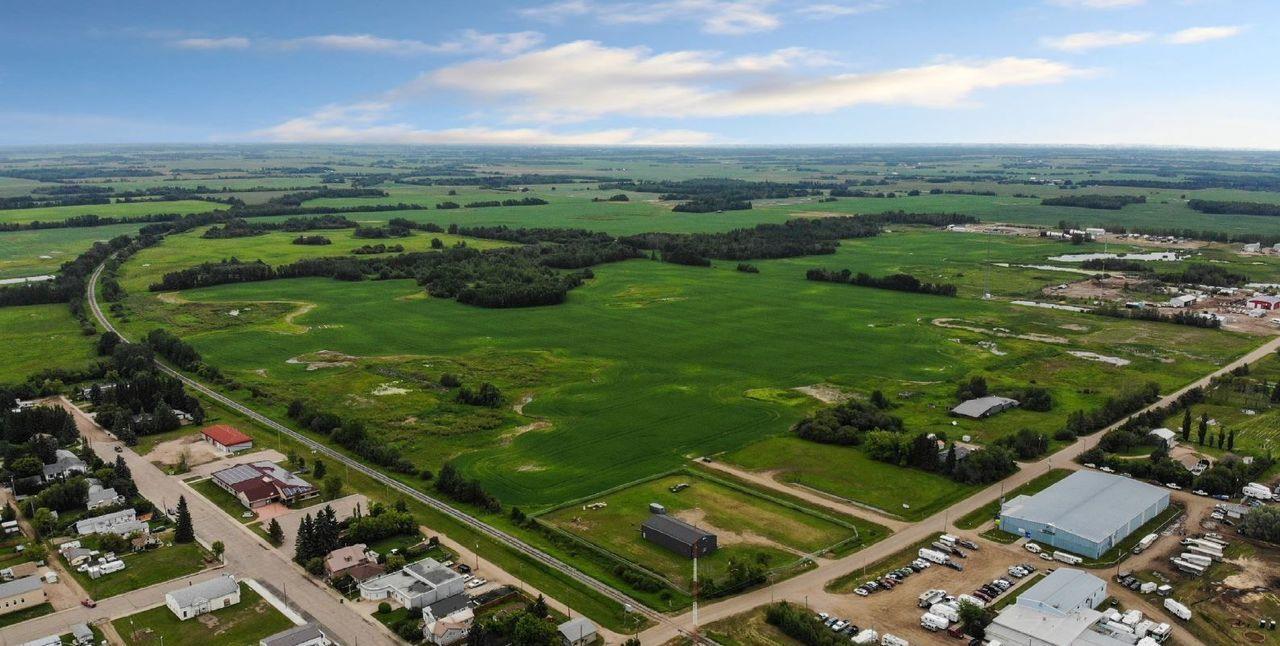 First Street and Seven Avenue, thorhild, Alberta
