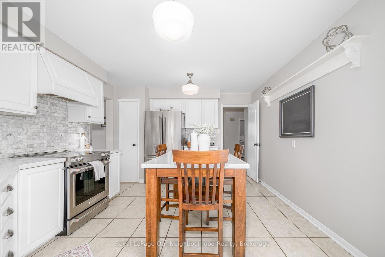 3 Woodlawn Court, Whitby, Ontario  L1N 6R4 - Photo 10 - E12817344