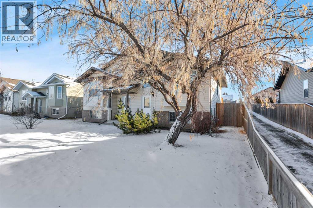 67 Garden Road, Lacombe, Alberta  T4L 1S6 - Photo 2 - A2288626