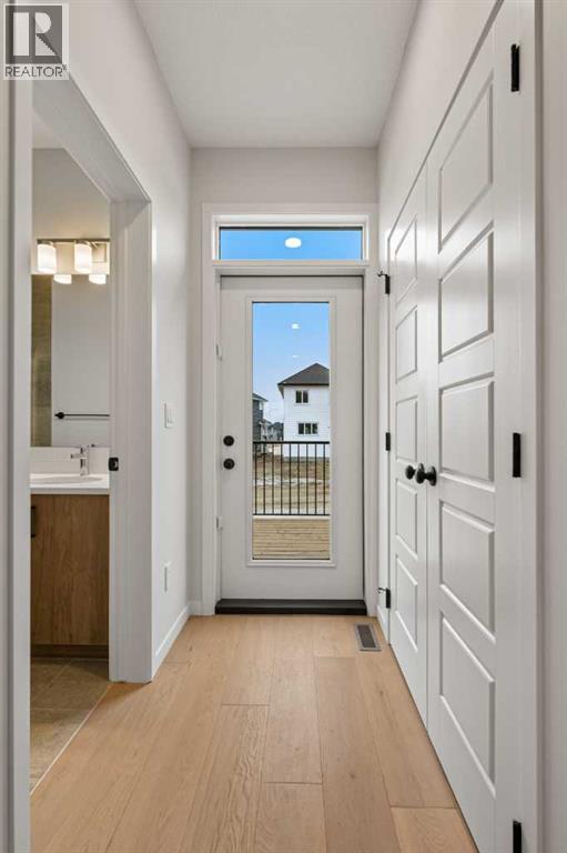 117 Bridgeport Gate, Chestermere, Alberta  T1X 3E5 - Photo 29 - A2285498