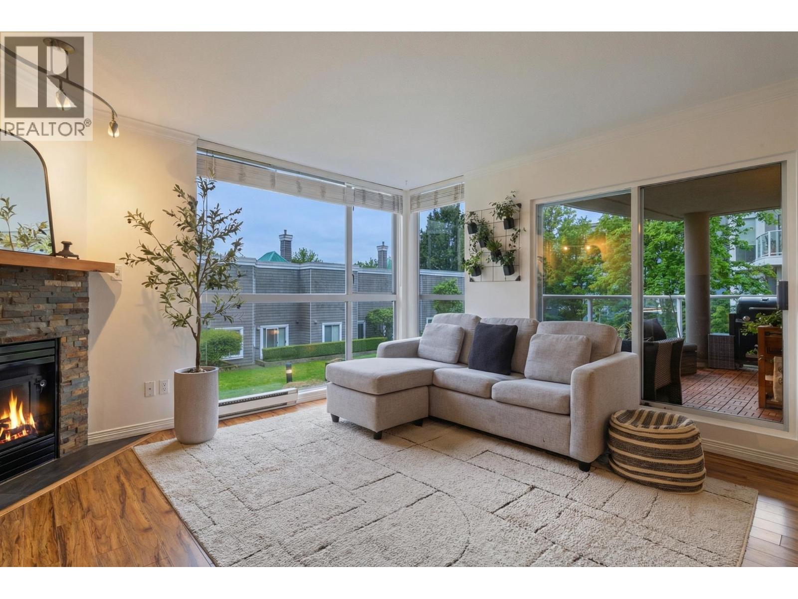 212 8450 Jellicoe Street, Vancouver, British Columbia  V5S 4S9 - Photo 4 - R3092895