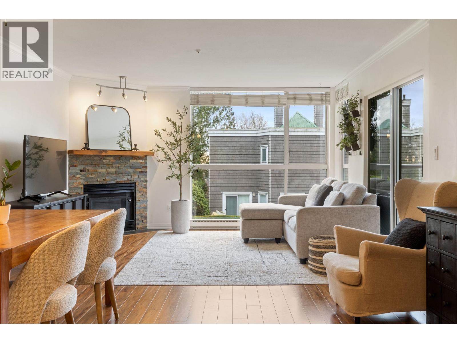 212 8450 Jellicoe Street, Vancouver, British Columbia  V5S 4S9 - Photo 2 - R3092895