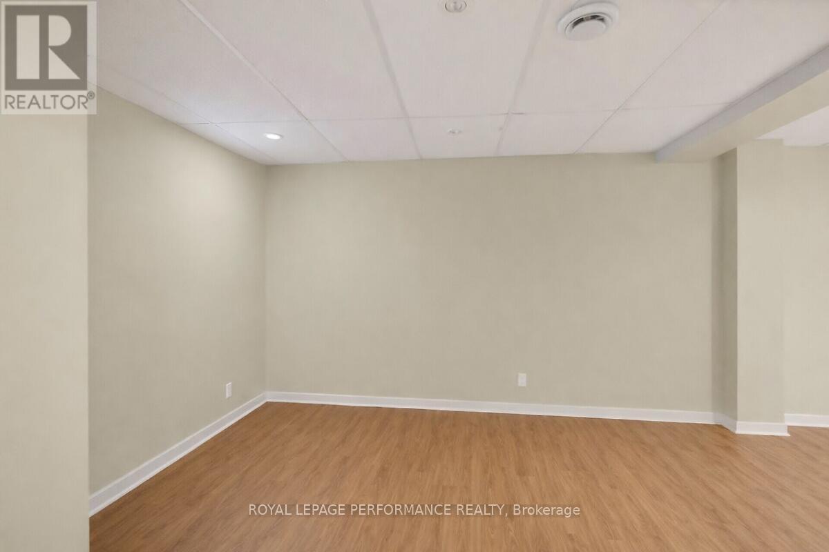 9 - 3064 Olympic Way, Ottawa, Ontario  K1T 1Y6 - Photo 18 - X12817352
