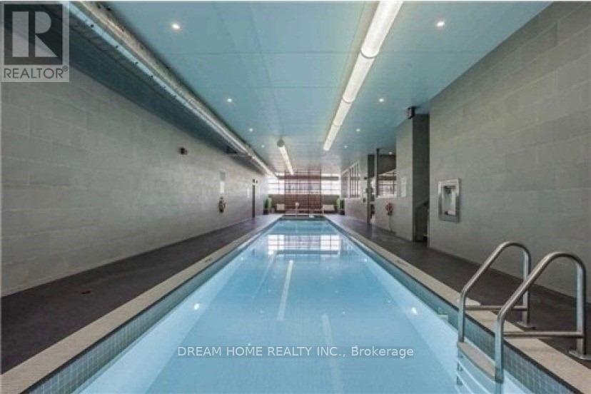 935 - 15 Iceboat Terrace, Toronto, Ontario  M5V 4A5 - Photo 14 - C12817342