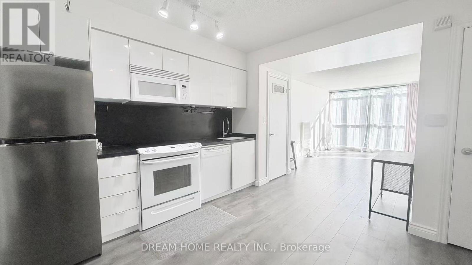 935 - 15 Iceboat Terrace, Toronto, Ontario  M5V 4A5 - Photo 3 - C12817342