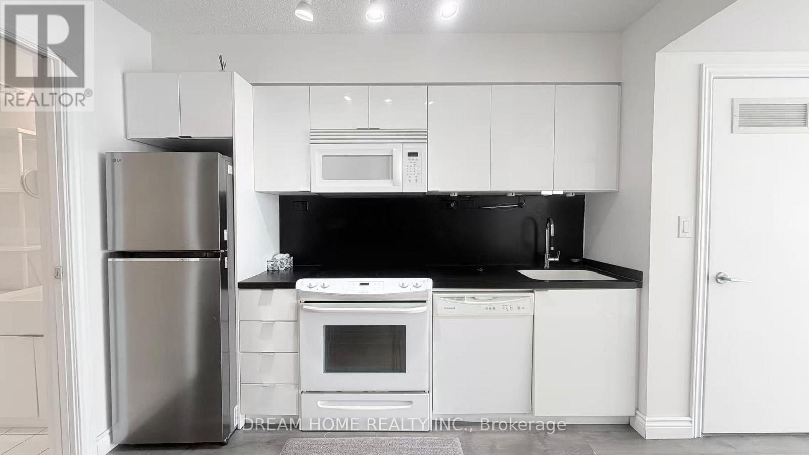 935 - 15 Iceboat Terrace, Toronto, Ontario  M5V 4A5 - Photo 4 - C12817342