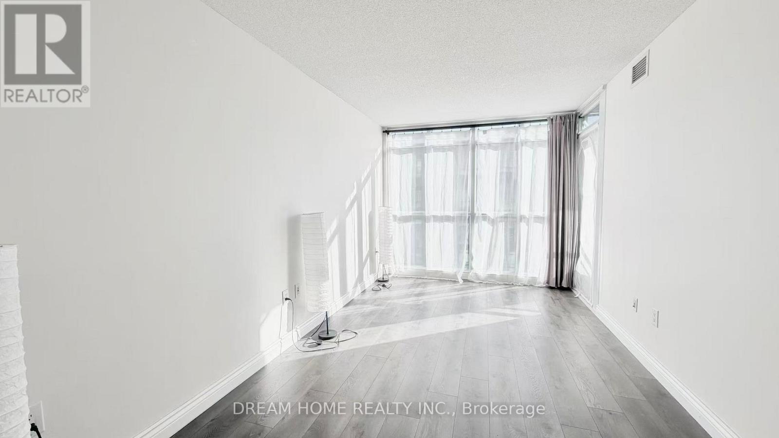 935 - 15 Iceboat Terrace, Toronto, Ontario  M5V 4A5 - Photo 5 - C12817342