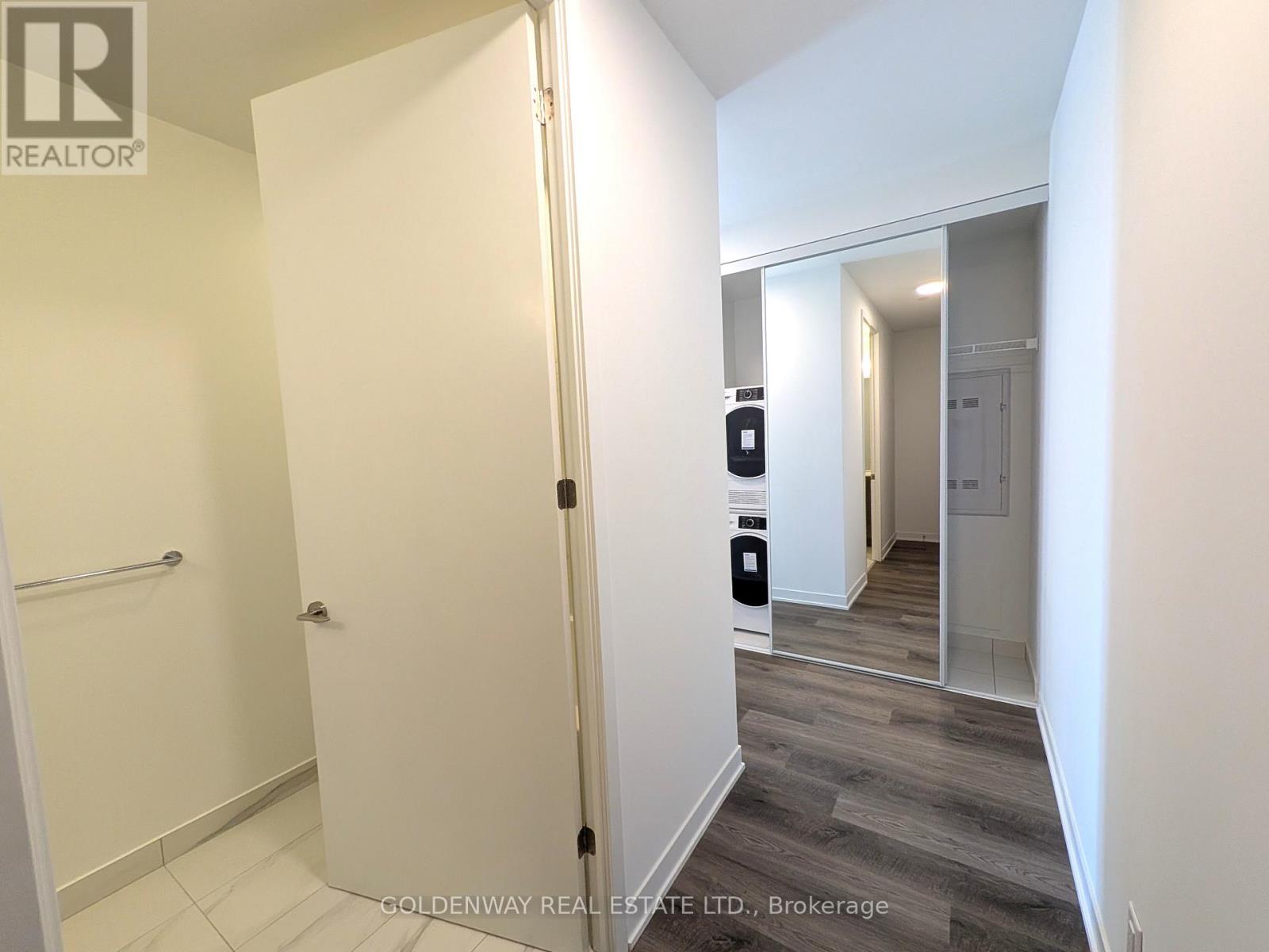 515 - 180 Front Street E, Toronto (Moss Park), Ontario  M5A 0K9 - Photo 8 - C12817358