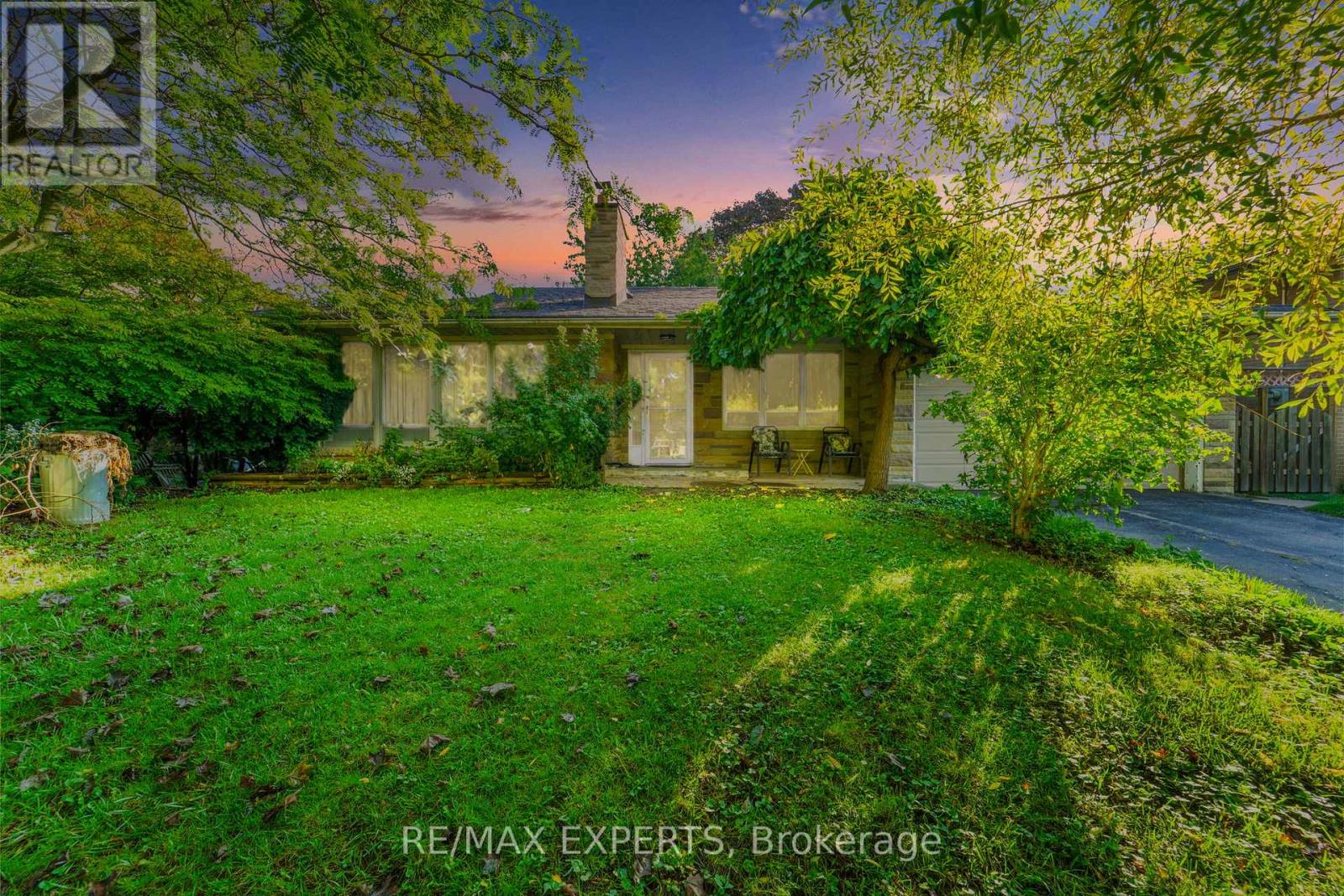 19 DUNCOMBE BOULEVARD, Toronto, Ontario