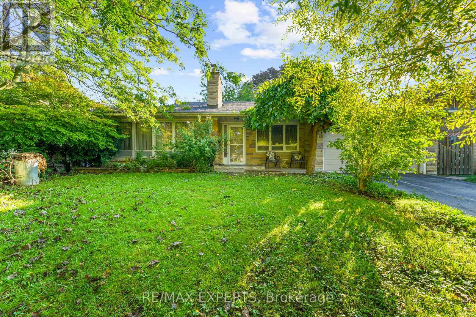 19 Duncombe Boulevard, Toronto, Ontario  M1M 3A4 - Photo 3 - E12817318