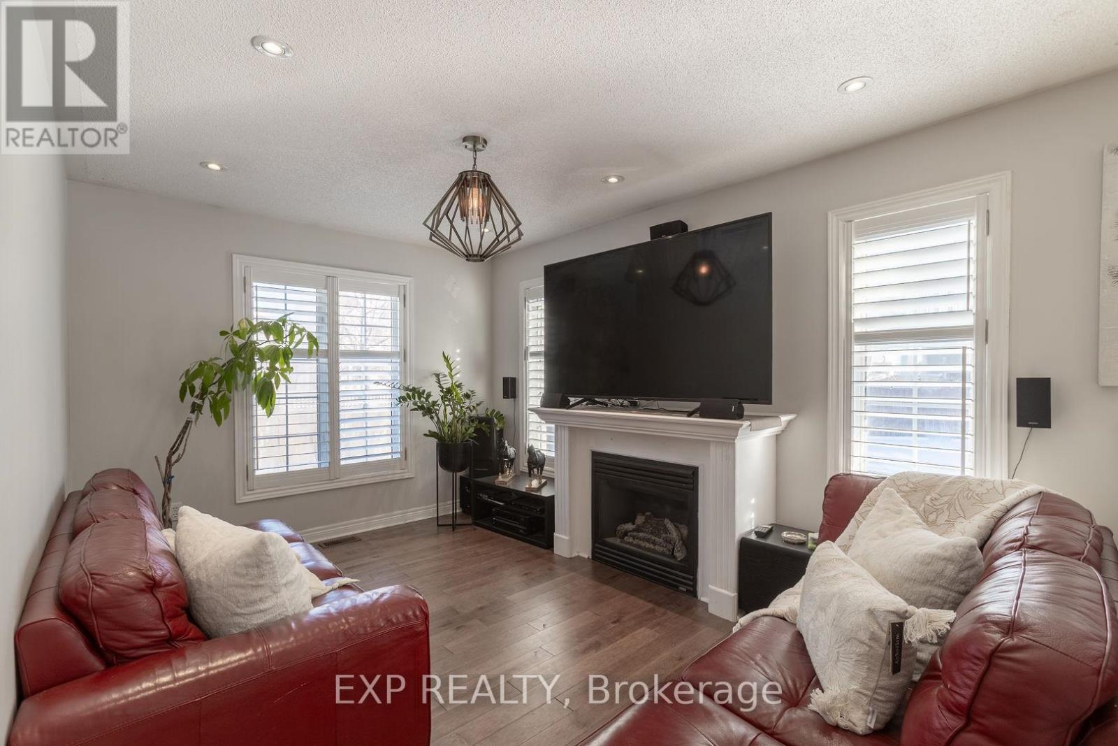 1 Nieuwendyk Street, Whitby, Ontario  L1P 1W4 - Photo 11 - E12817334