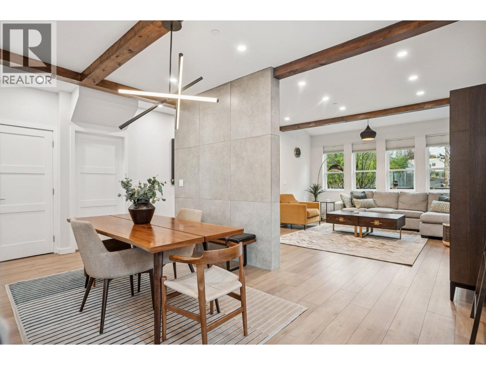 933 MCLEAN DRIVE, Vancouver, British Columbia