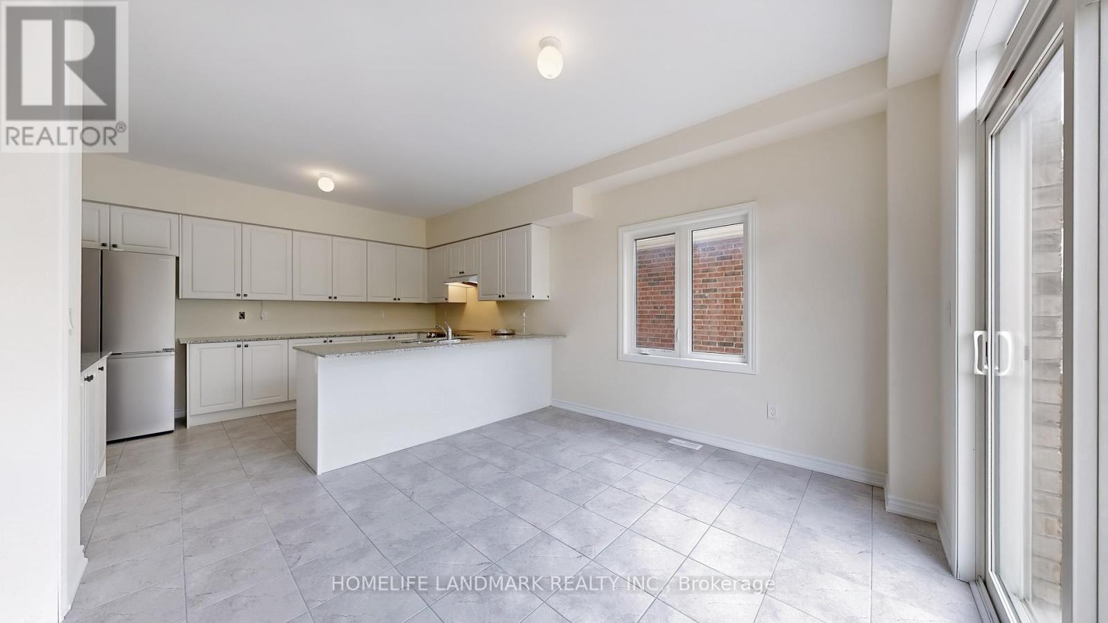 119 Hawkins Street, Georgina, Ontario  L0E 1R0 - Photo 14 - N12817338