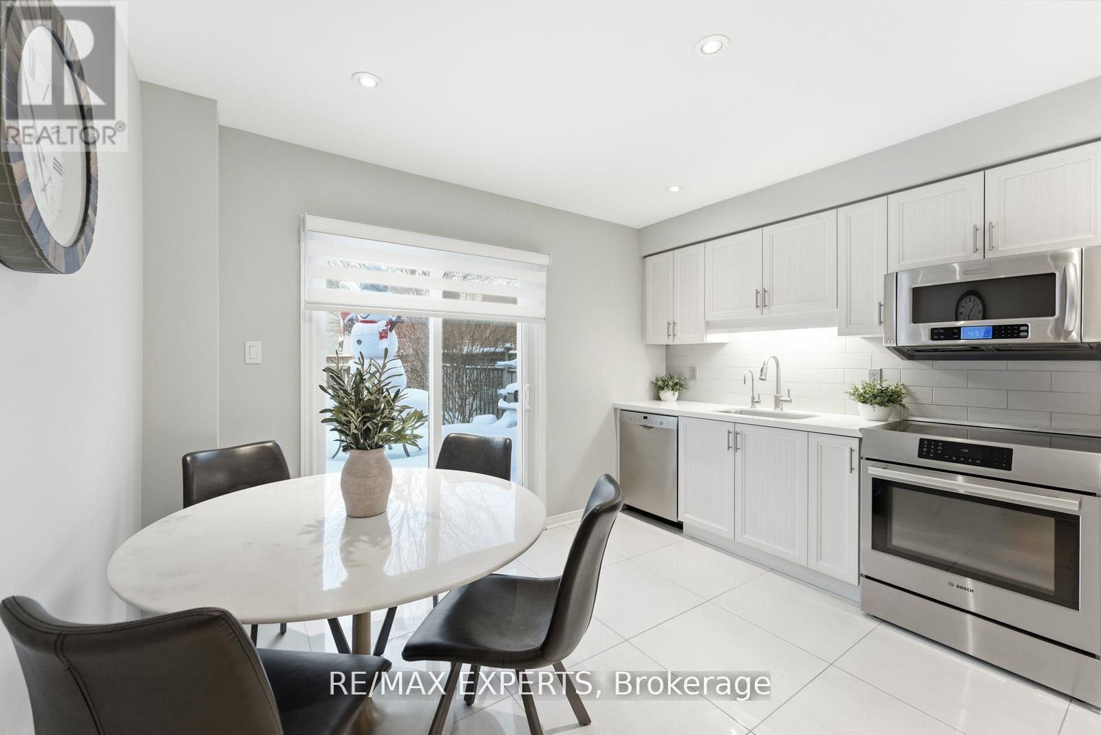 75 Delattaye Avenue, Aurora, Ontario  L4G 7T8 - Photo 13 - N12817348