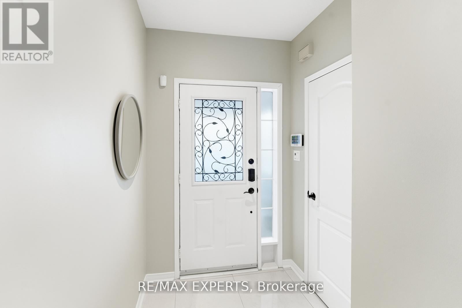 75 Delattaye Avenue, Aurora, Ontario  L4G 7T8 - Photo 5 - N12817348