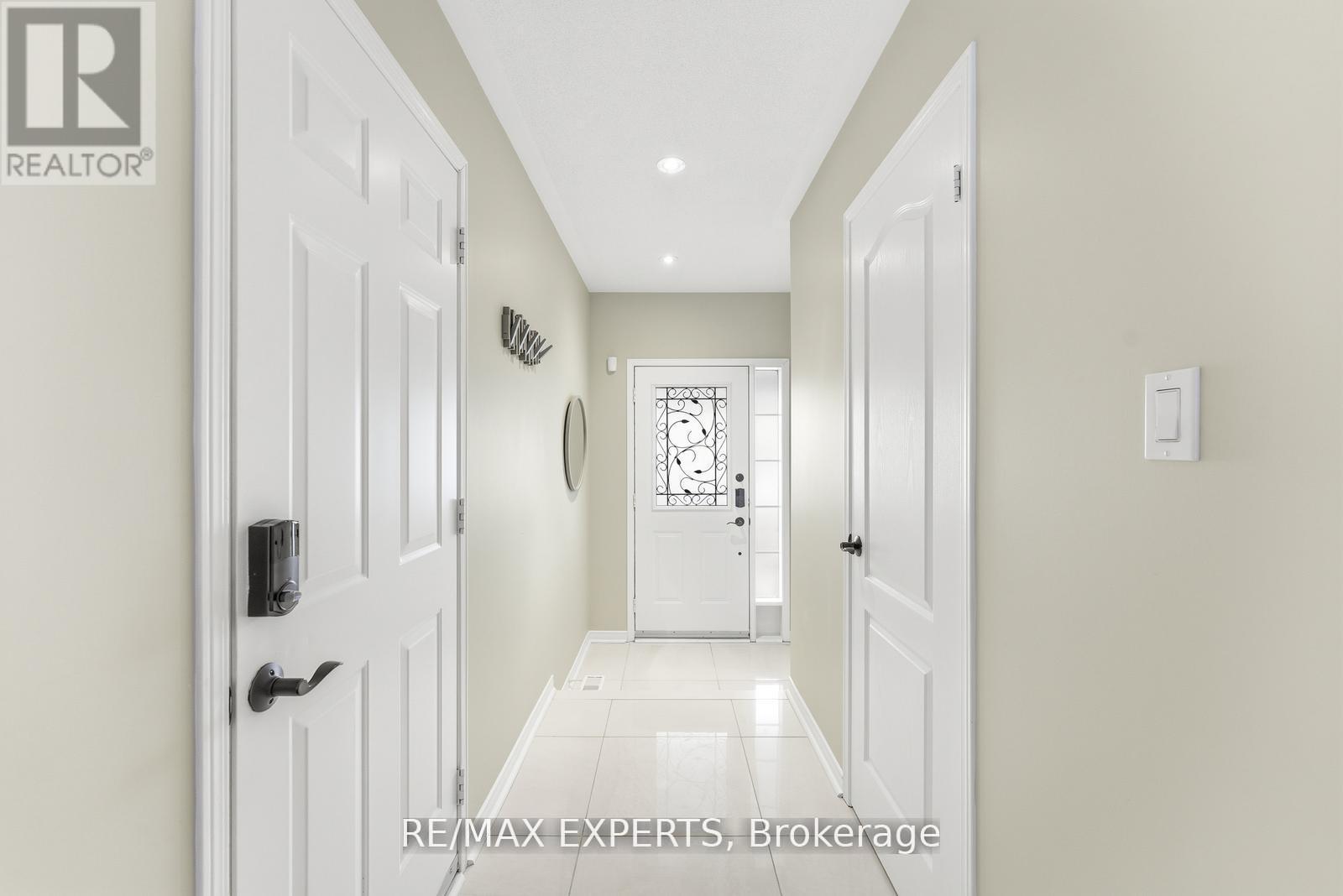 75 Delattaye Avenue, Aurora, Ontario  L4G 7T8 - Photo 6 - N12817348