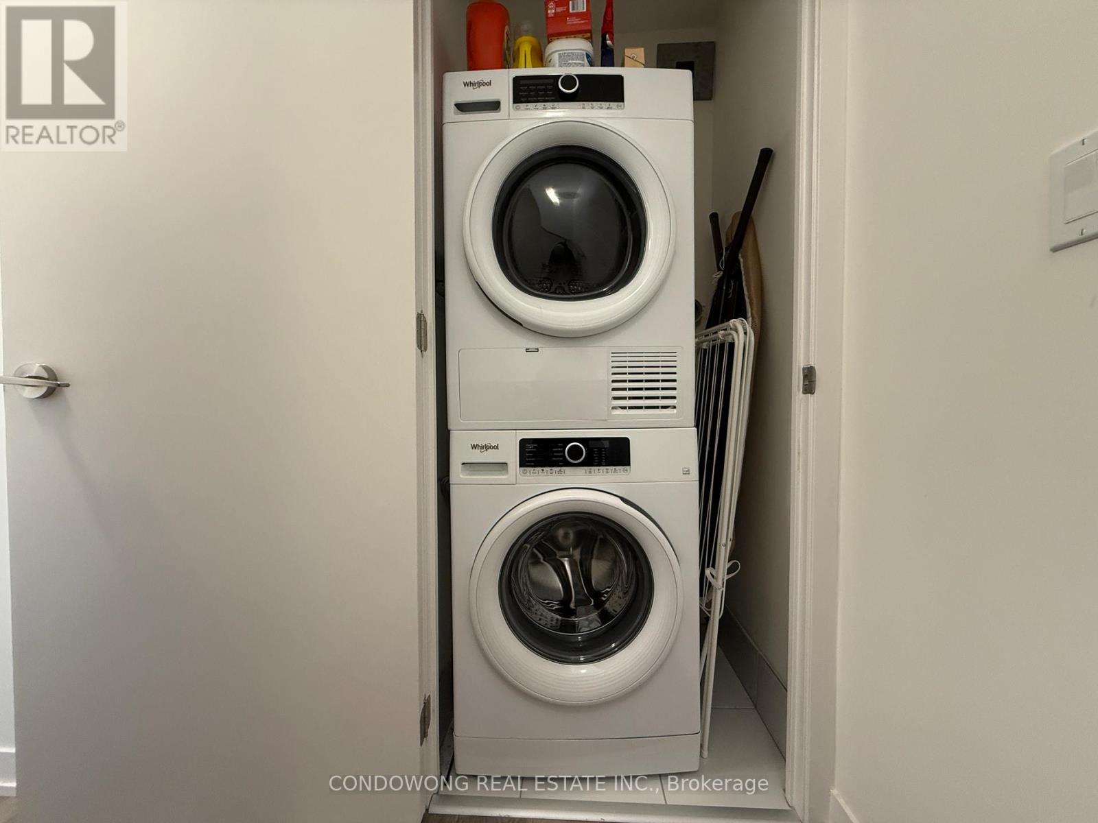 111 - 10 Steckley House Lane, Richmond Hill, Ontario  L4S 0N1 - Photo 4 - N12817362