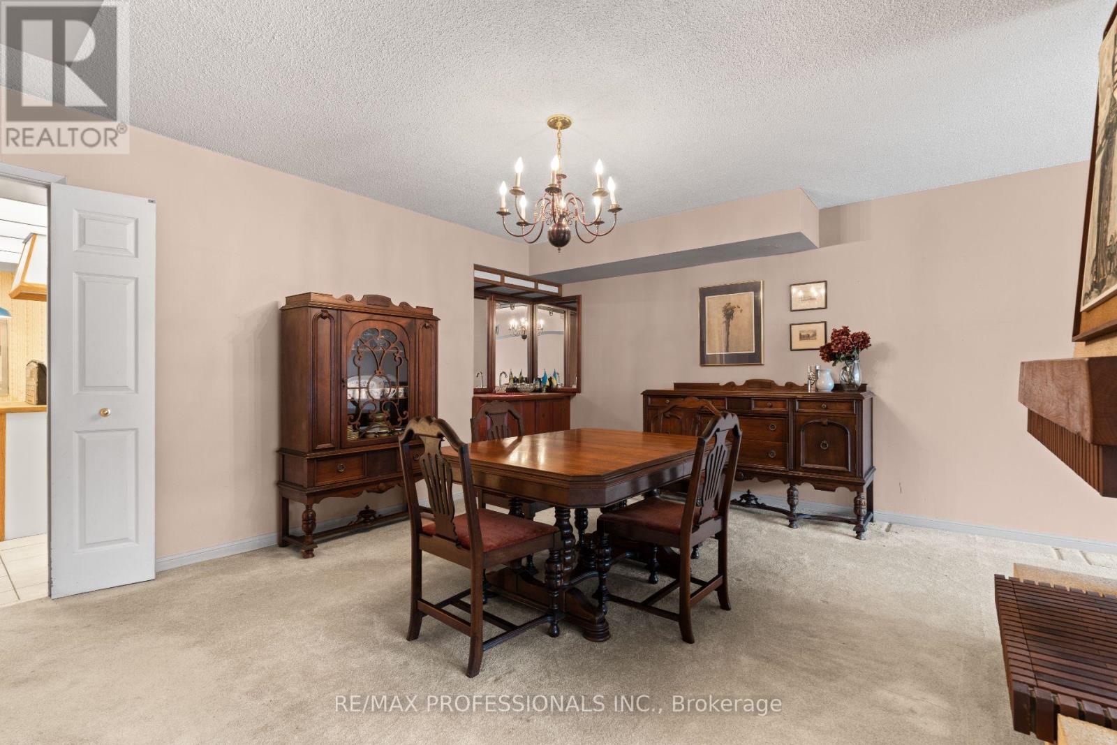 404 - 2545 Bloor Street W, Toronto, Ontario  M6S 1S1 - Photo 16 - W12817222