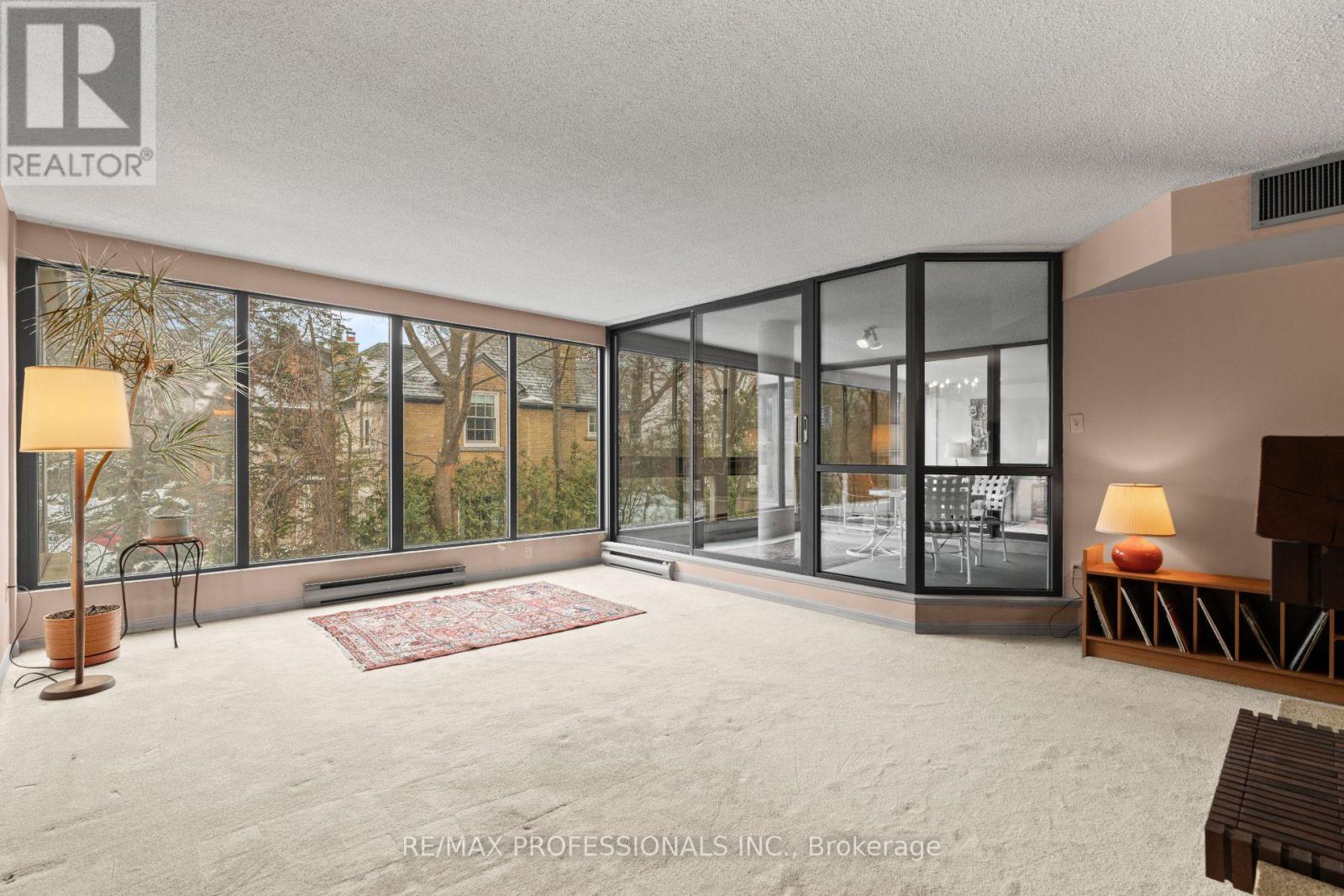 404 - 2545 Bloor Street W, Toronto, Ontario  M6S 1S1 - Photo 11 - W12817222