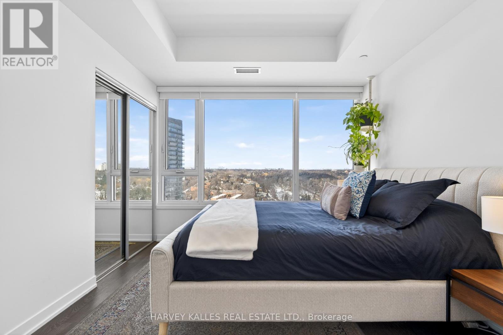 2201 - 1926 Lake Shore Boulevard W, Toronto, Ontario  M6S 1A1 - Photo 15 - W12817332