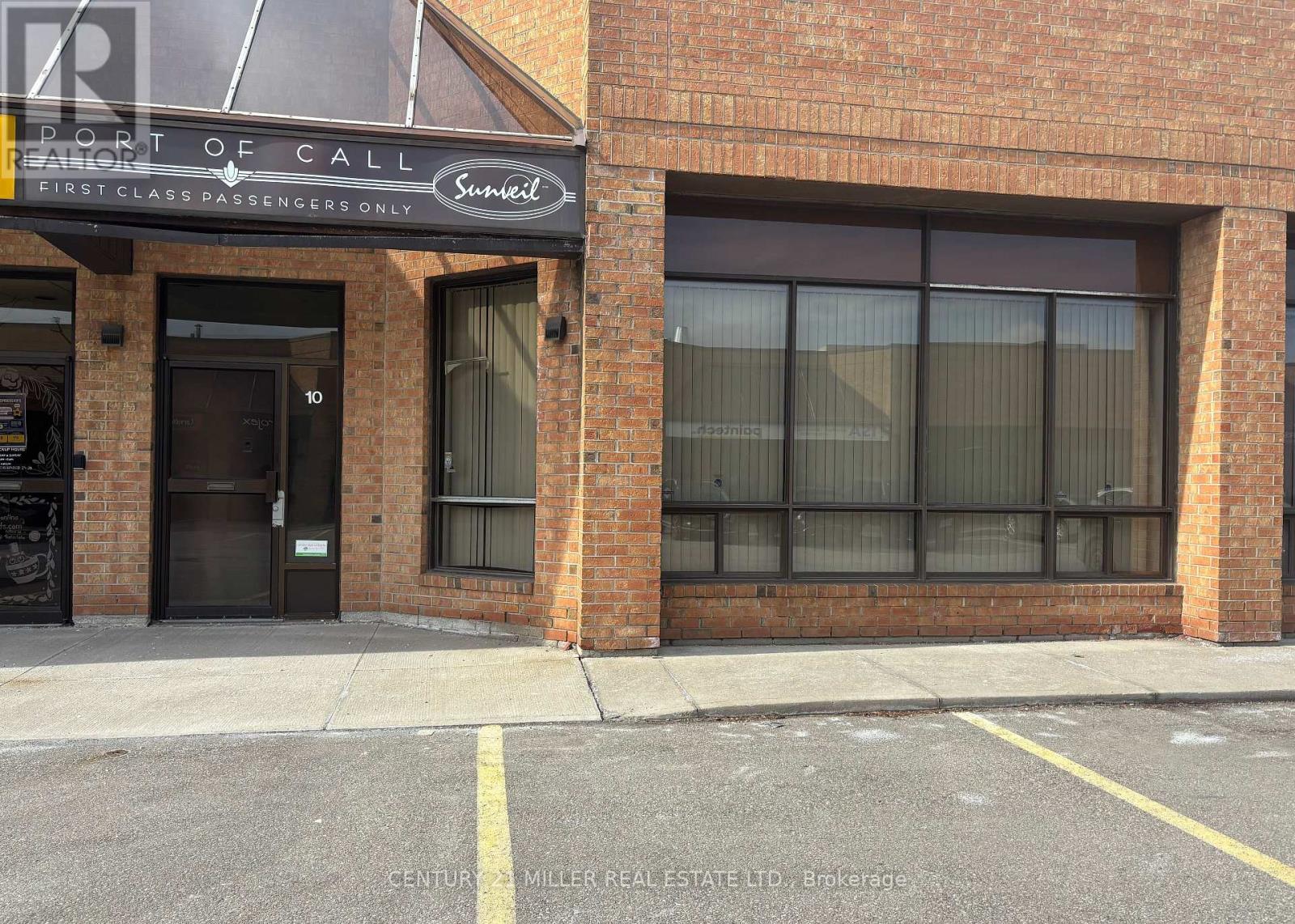 10 - 785 Pacific Road, Oakville (Qe Queen Elizabeth), Ontario  L6L 6M3 - Photo 2 - W12817374