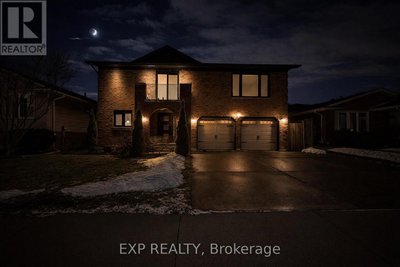 7623 Chorozy Street, Niagara Falls, Ontario  L2H 2P1 - Photo 2 - X12817320