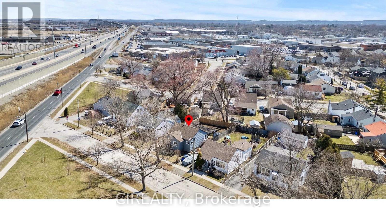 14 Elmwood Avenue, St. Catharines, Ontario  L2R 2T7 - Photo 12 - X12817372