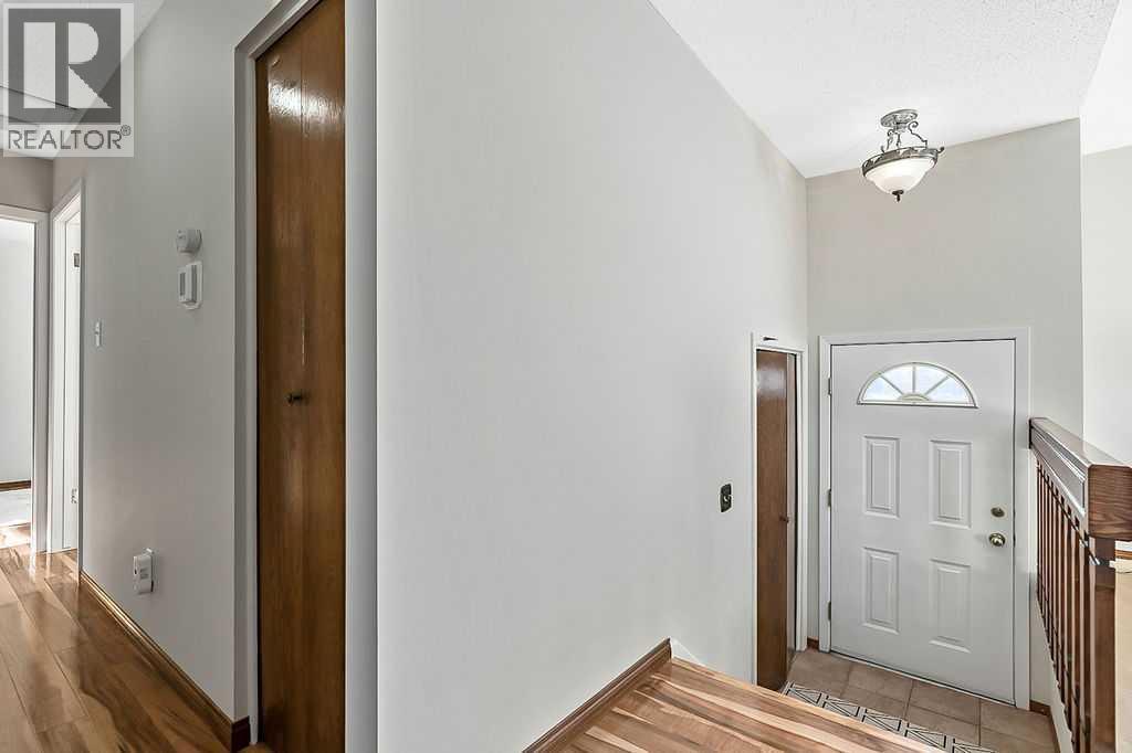 107 Lock Crescent, Okotoks, Alberta  T1S 1E9 - Photo 3 - A2281519