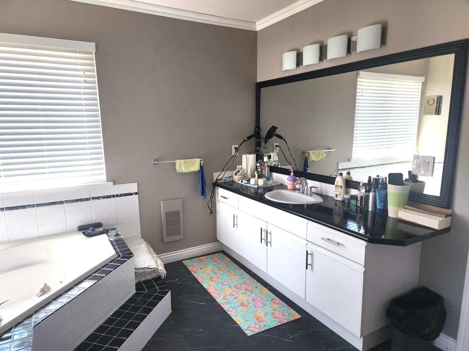 19088 63b Avenue, Surrey, British Columbia  V3S 8G5 - Photo 15 - R3093249