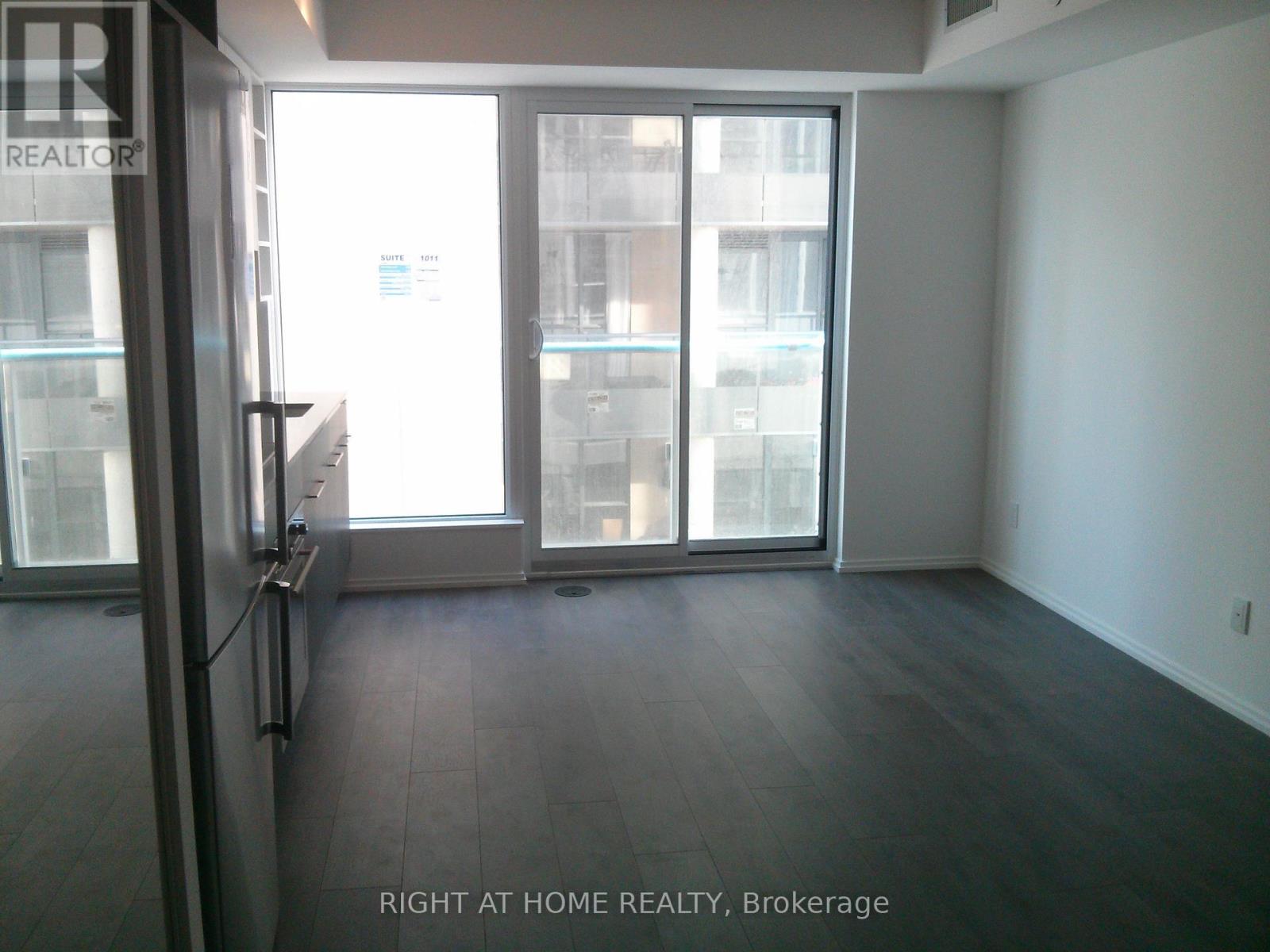 1011 - 68 Shuter Street, Toronto, Ontario  M5B 1B4 - Photo 3 - C12804454