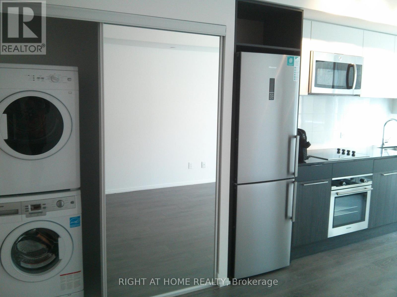 1011 - 68 Shuter Street, Toronto, Ontario  M5B 1B4 - Photo 5 - C12804454