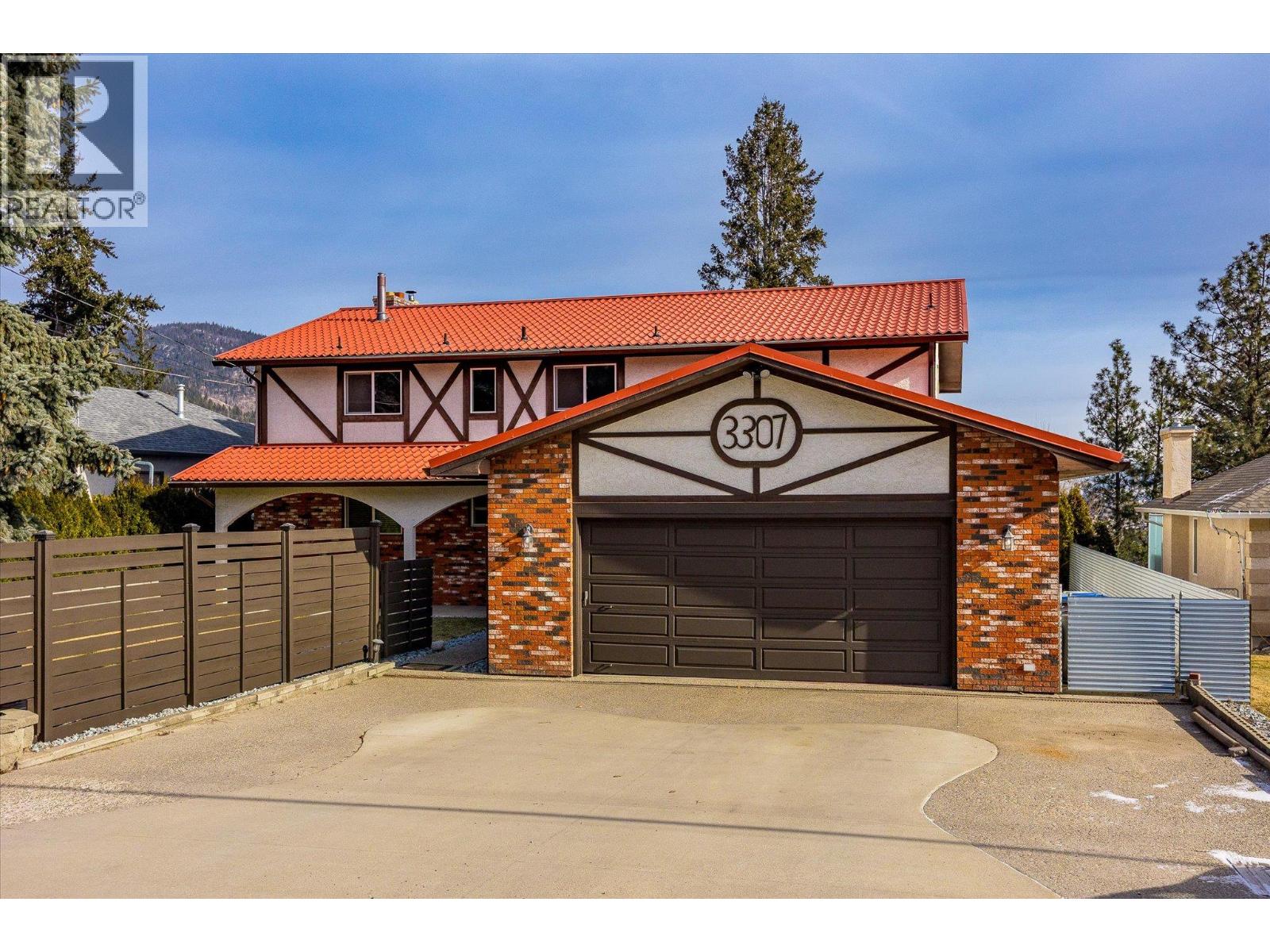 3307 Mcginnis Road, West Kelowna, British Columbia  V4T 1A9 - Photo 1 - 10376728