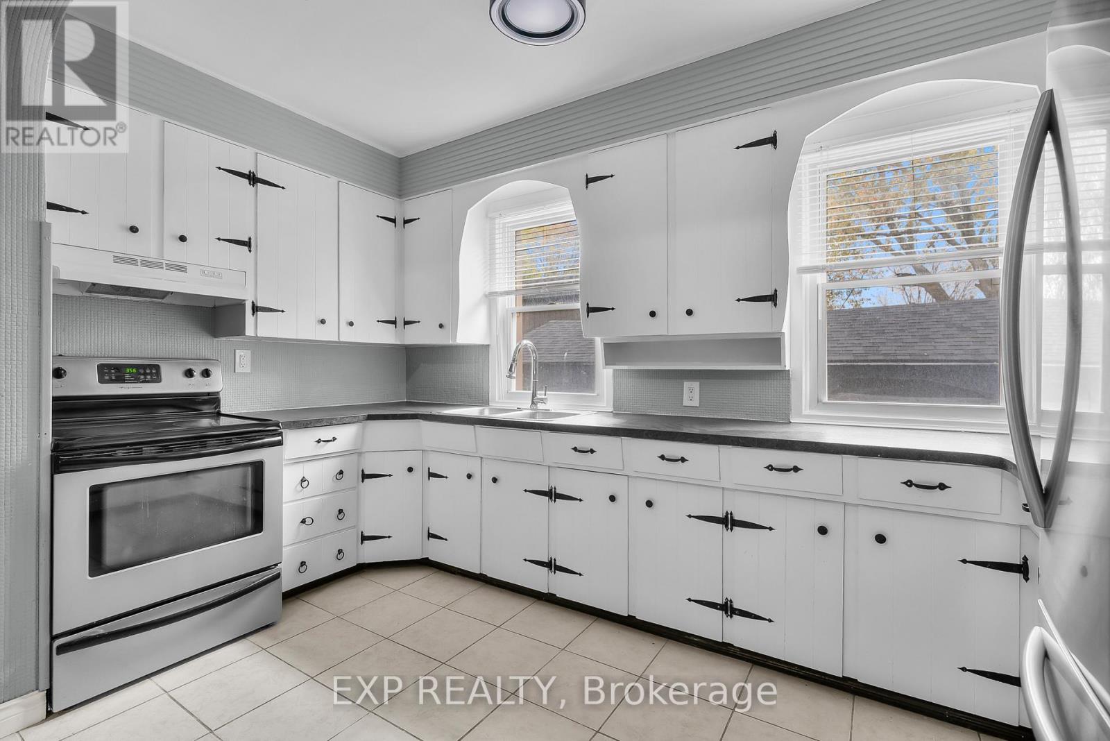 4160 Dorchester Road, Niagara Falls, Ontario  L2E 6N2 - Photo 7 - X12817418