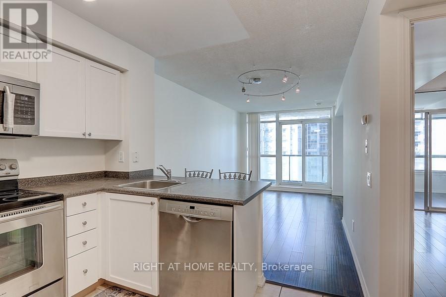 2110 - 28 Harrison Garden Boulevard, Toronto, Ontario  M2N 7B5 - Photo 14 - C12817406