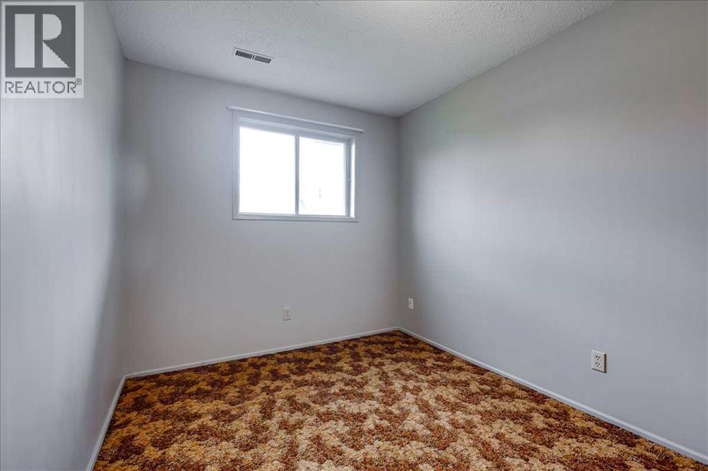 5210 61 Avenue, Olds, Alberta  T4H 1L3 - Photo 8 - A2277039