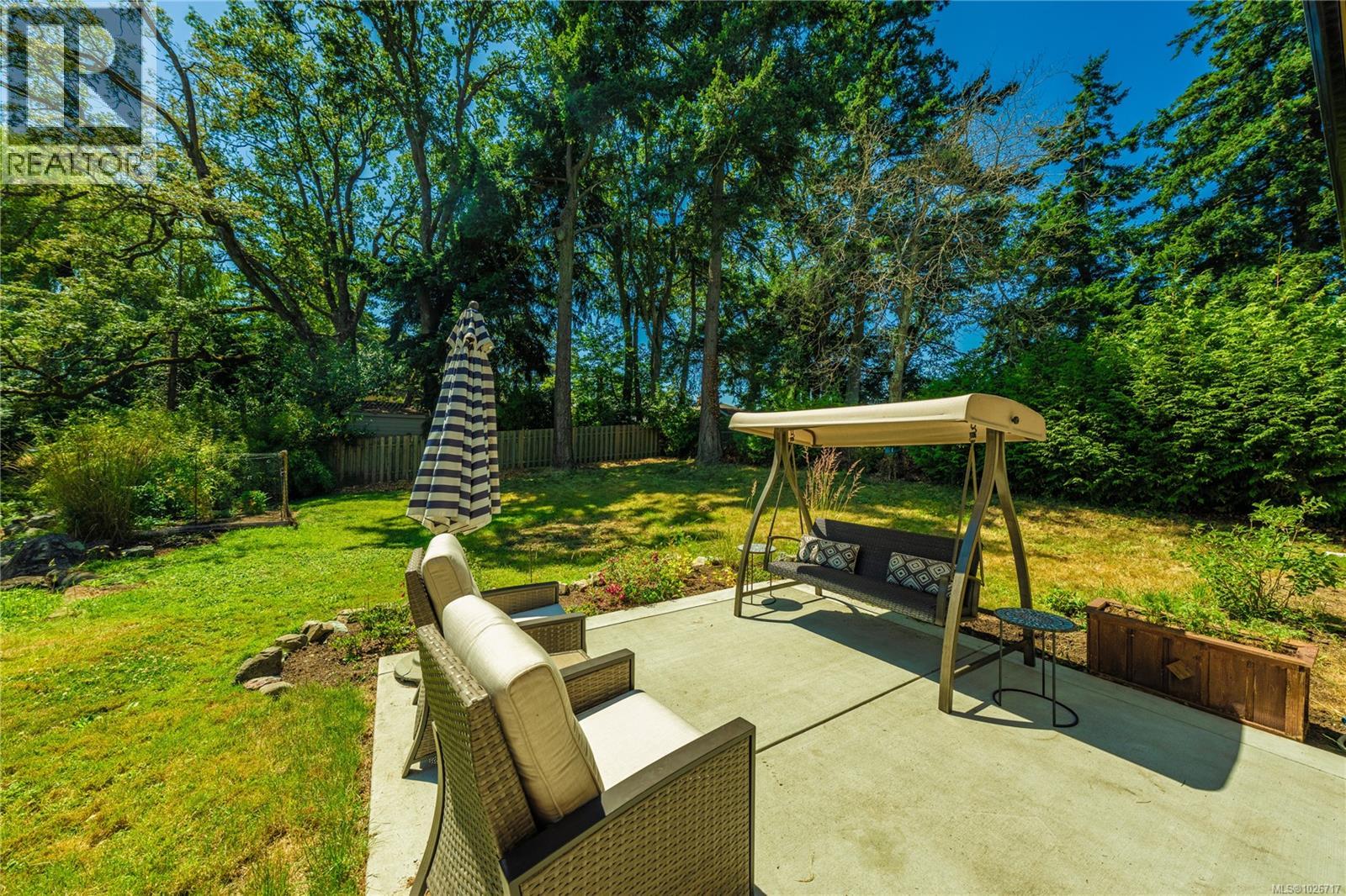 1299 Camrose Cres, Saanich, British Columbia  V8P 1N6 - Photo 27 - 1026717