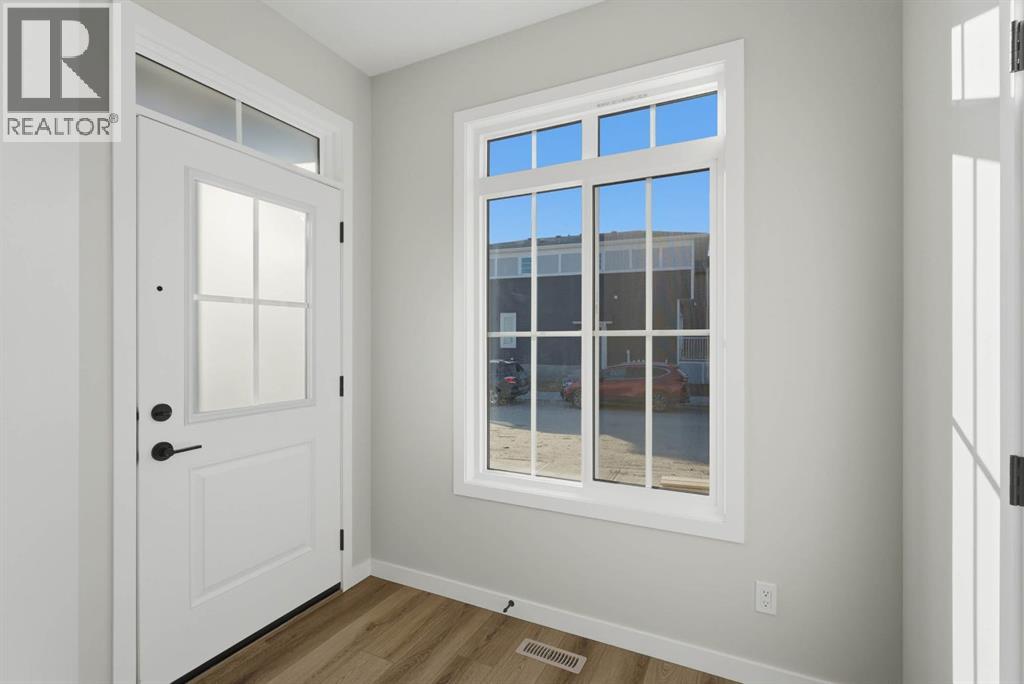 72 Lewiston Drive Ne, Calgary, Alberta  T3P 2H9 - Photo 4 - A2274107