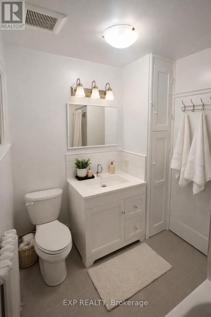 11 Fairside Avenue, Toronto, Ontario  M4C 3G8 - Photo 6 - E12817386