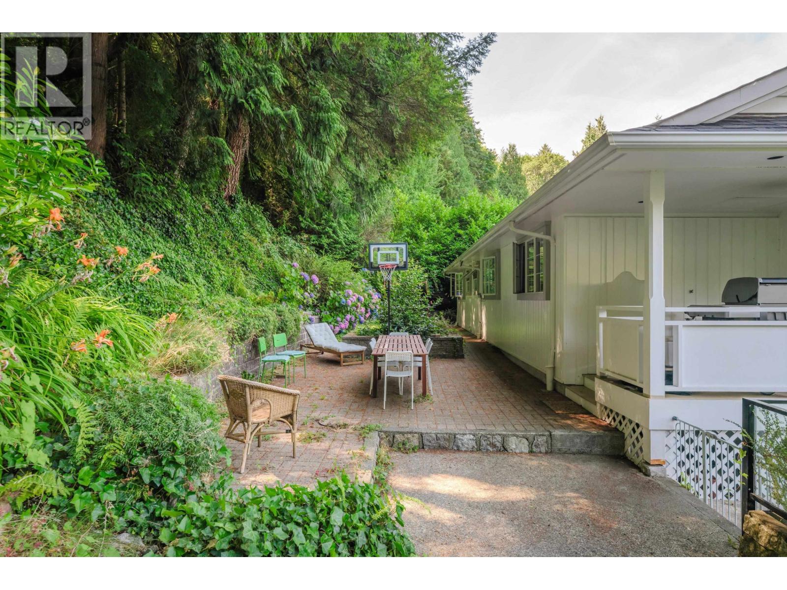 5560 Greenleaf Road, West Vancouver, British Columbia  V7W 1N6 - Photo 39 - R3090229
