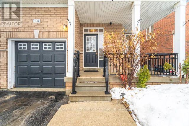 104 Begonia Crescent, Brampton, Ontario  L7A 0M7 - Photo 4 - W12817390