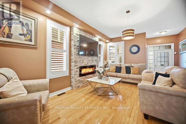 104 Begonia Crescent, Brampton, Ontario  L7A 0M7 - Photo 7 - W12817390