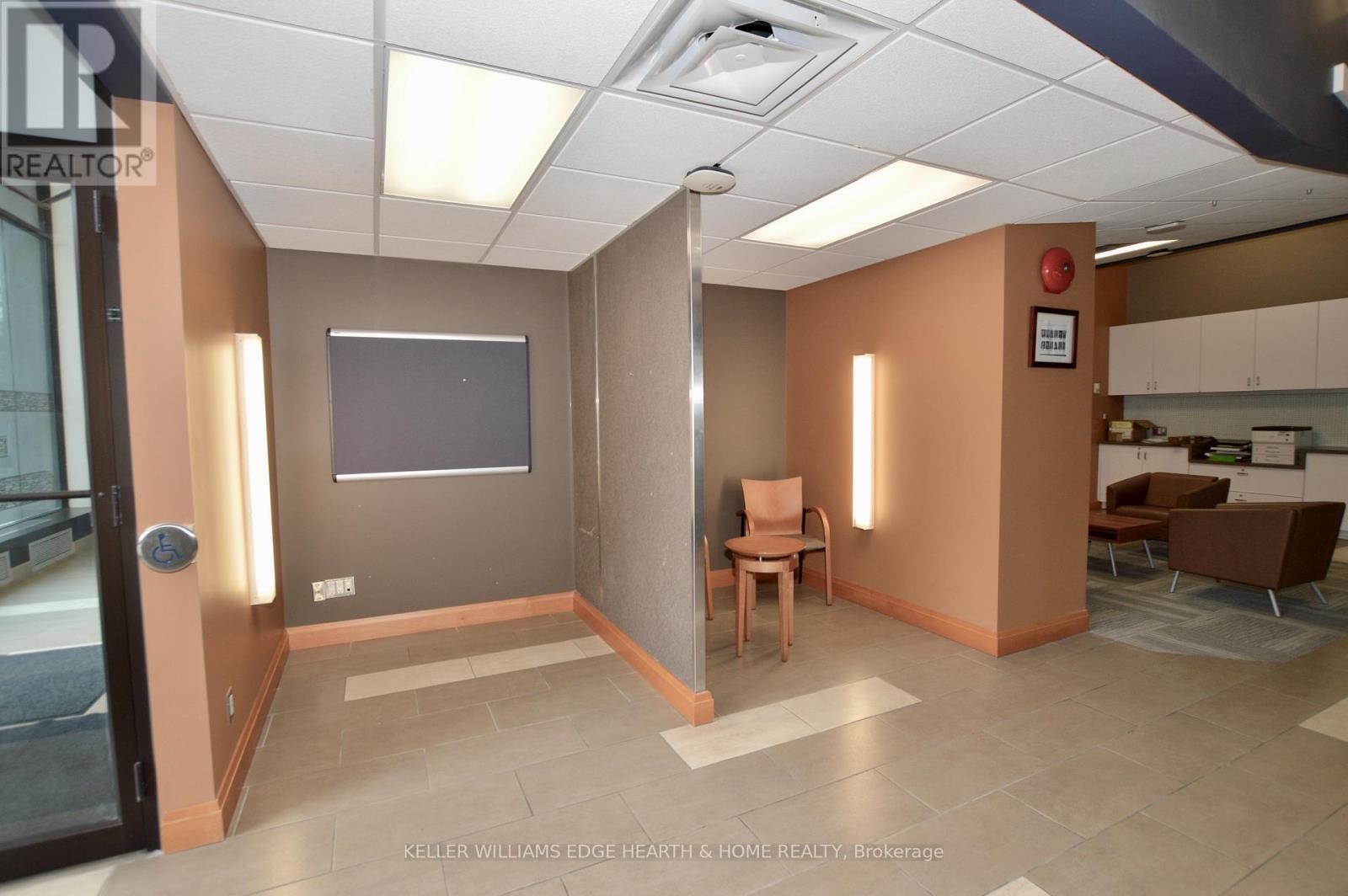 1 James Street S, Hamilton, Ontario  L8P 4R5 - Photo 4 - X12817382