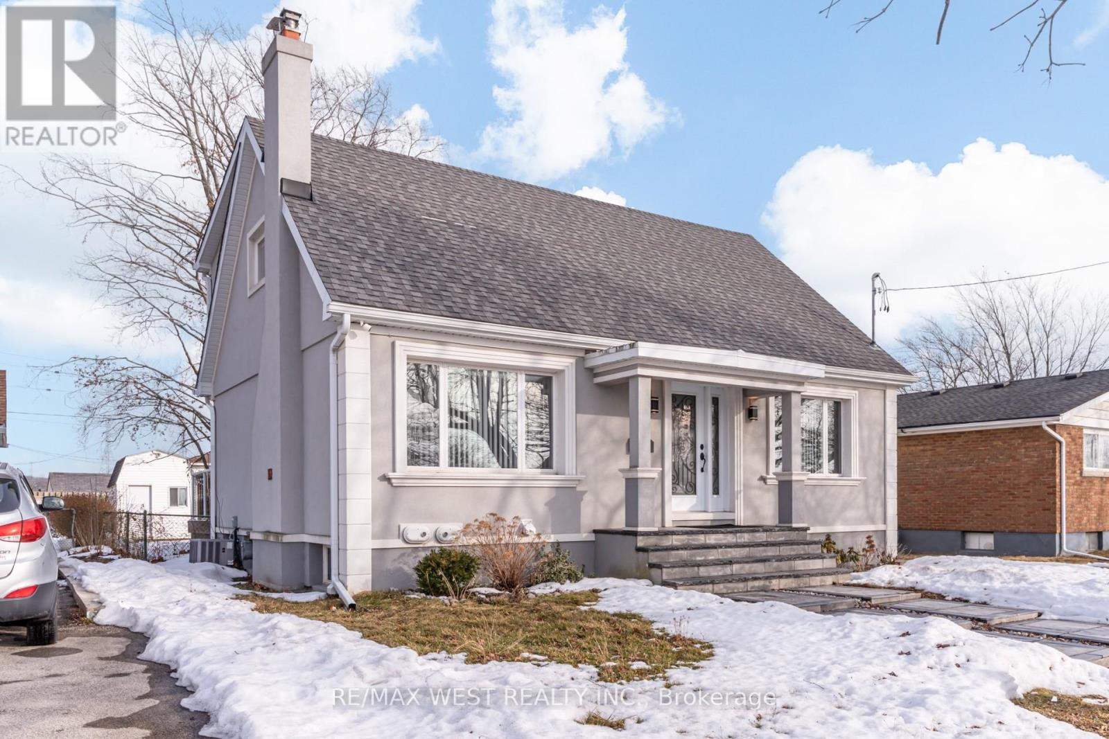 78 Golden Boulevard E, Welland, Ontario  L3B 1H6 - Photo 3 - X12817420