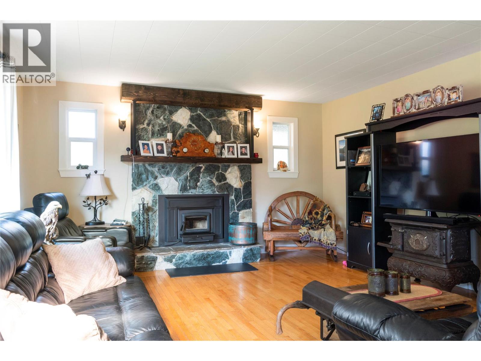 702 Second Avenue, Chase, British Columbia V0E 1M0 - Photo 25 - 10361805